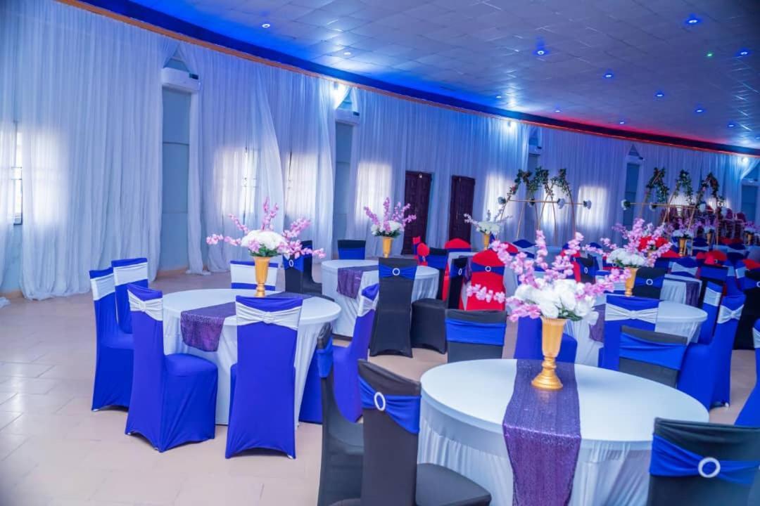 Murphy'S Mansion Resort Umuahia Exterior photo
