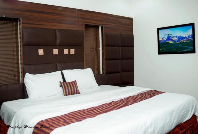 Murphy'S Mansion Resort Umuahia Exterior photo